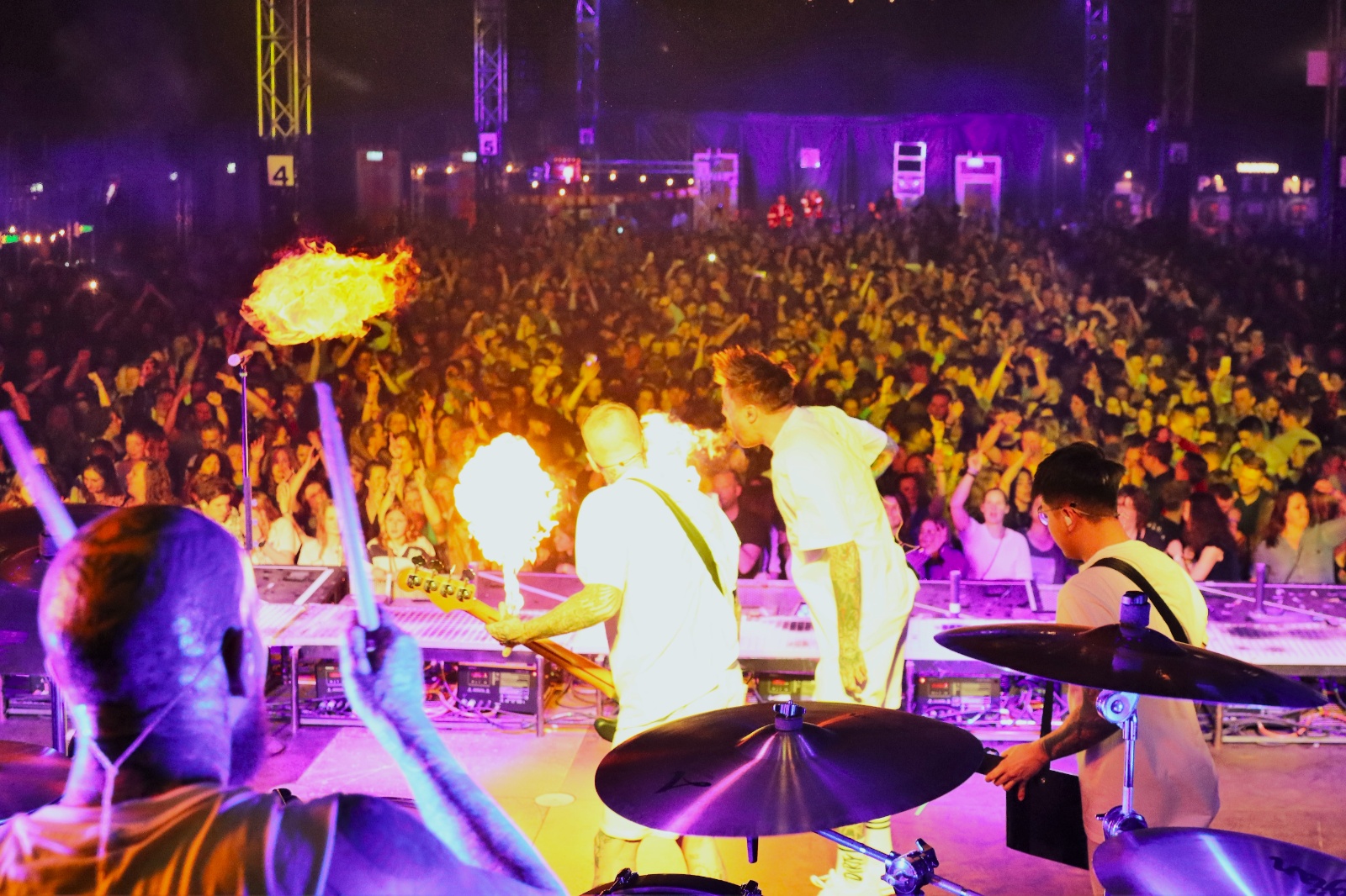 The Dirty Daddies     (11)